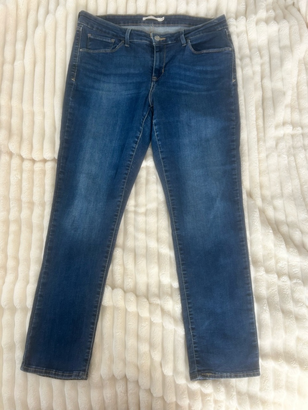 Levi’s Women’s Dark Blue Stretch Jeans